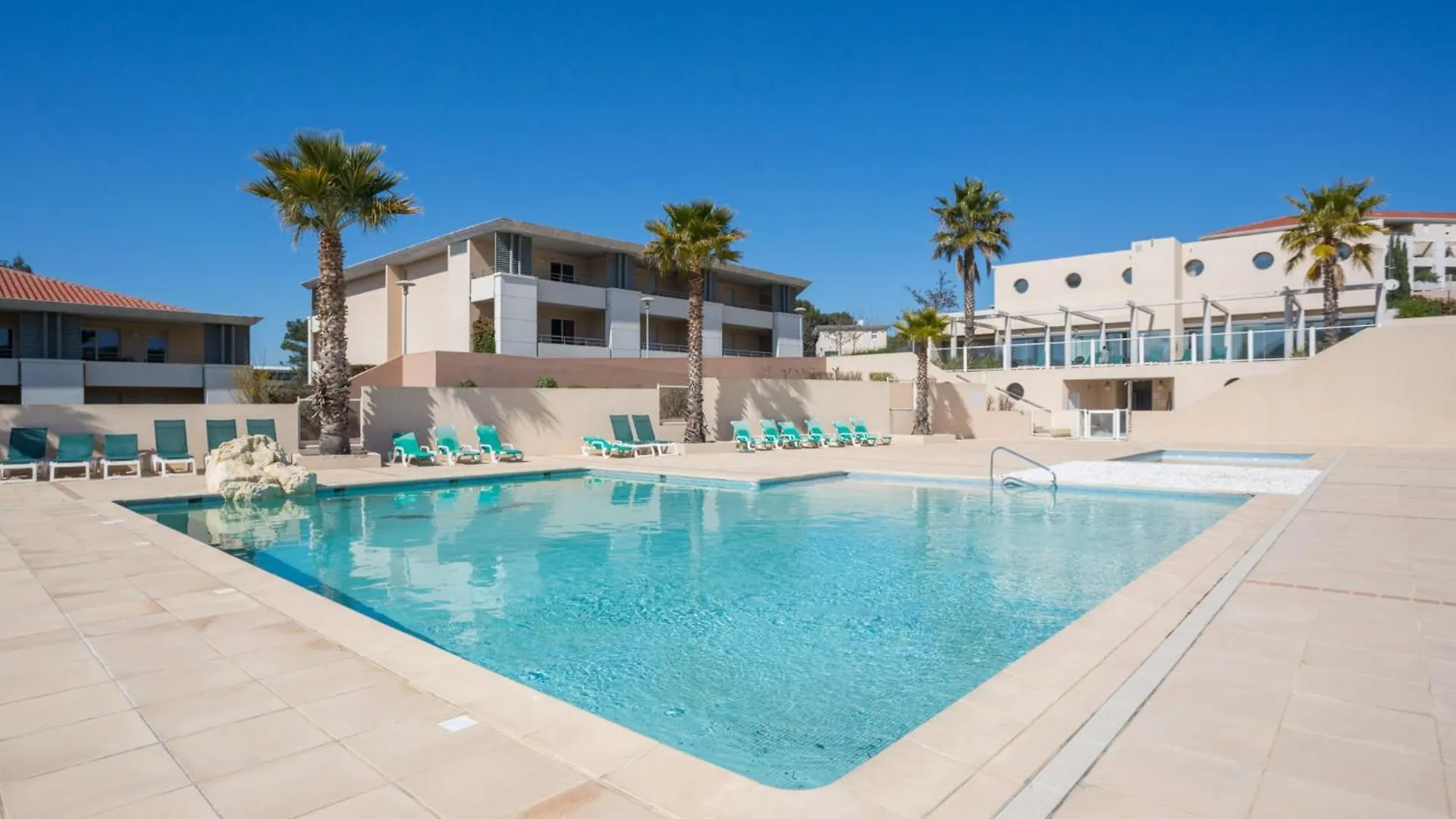 Location D'Un Superbe Appartement Avec Piscine Roquebrune-sur-Argens